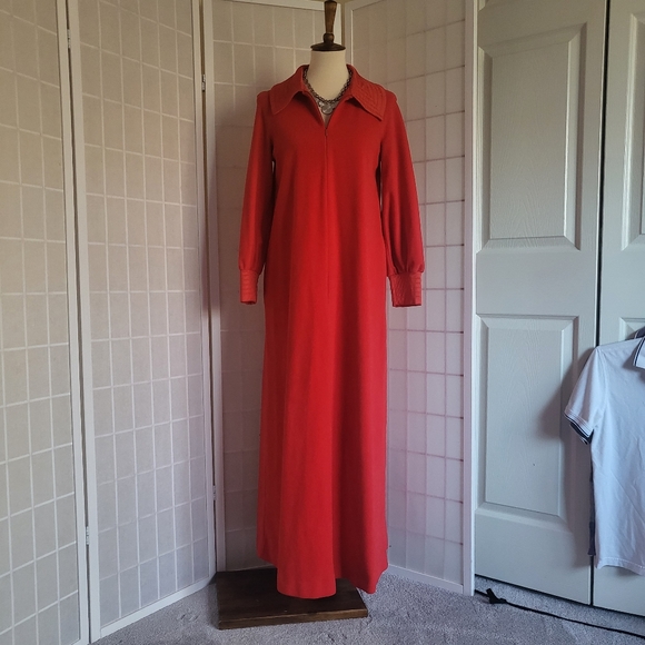 Vintage Red Maxi Robe Sz 10 - Picture 1 of 7